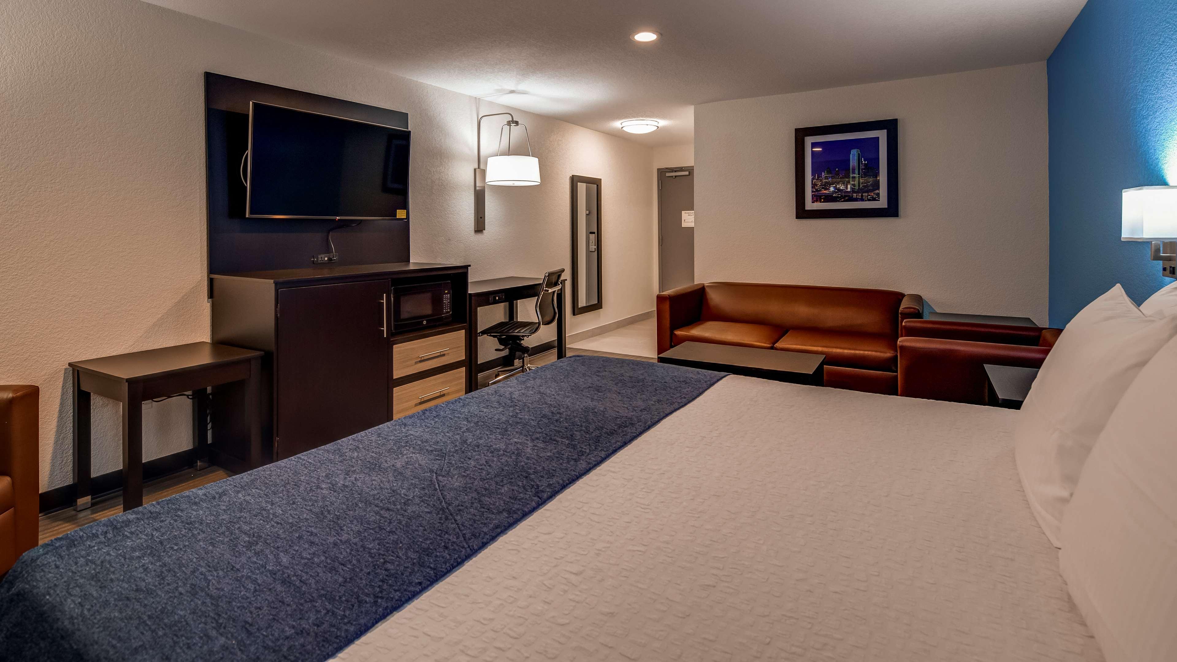 Surestay Plus Hotel By Best Western Humble Exterior photo