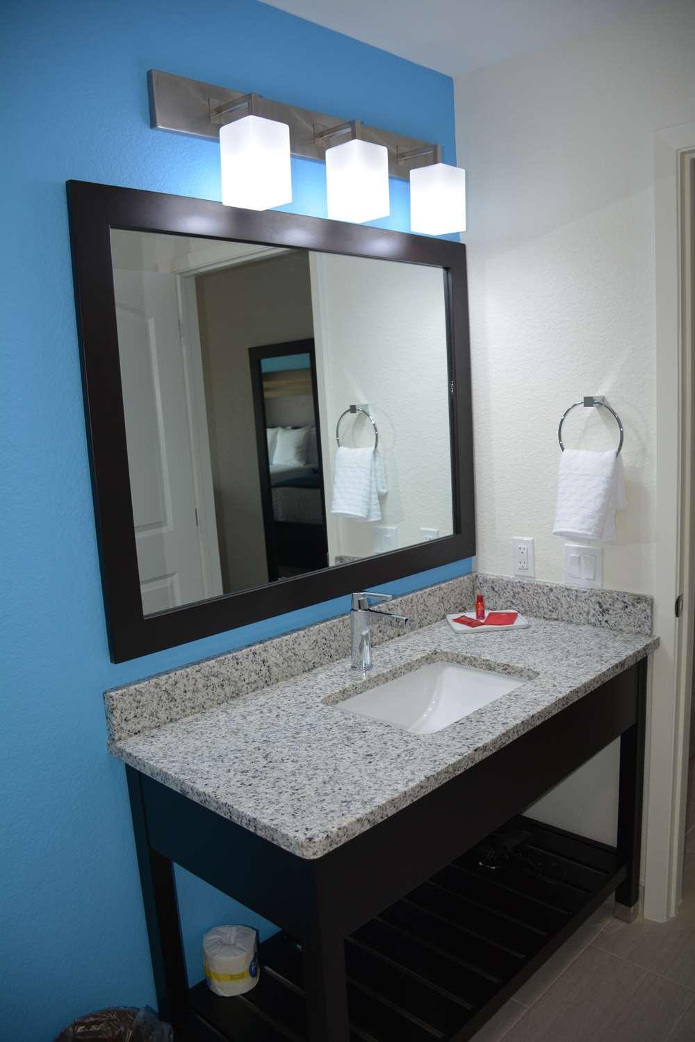 Surestay Plus Hotel By Best Western Humble Exterior photo