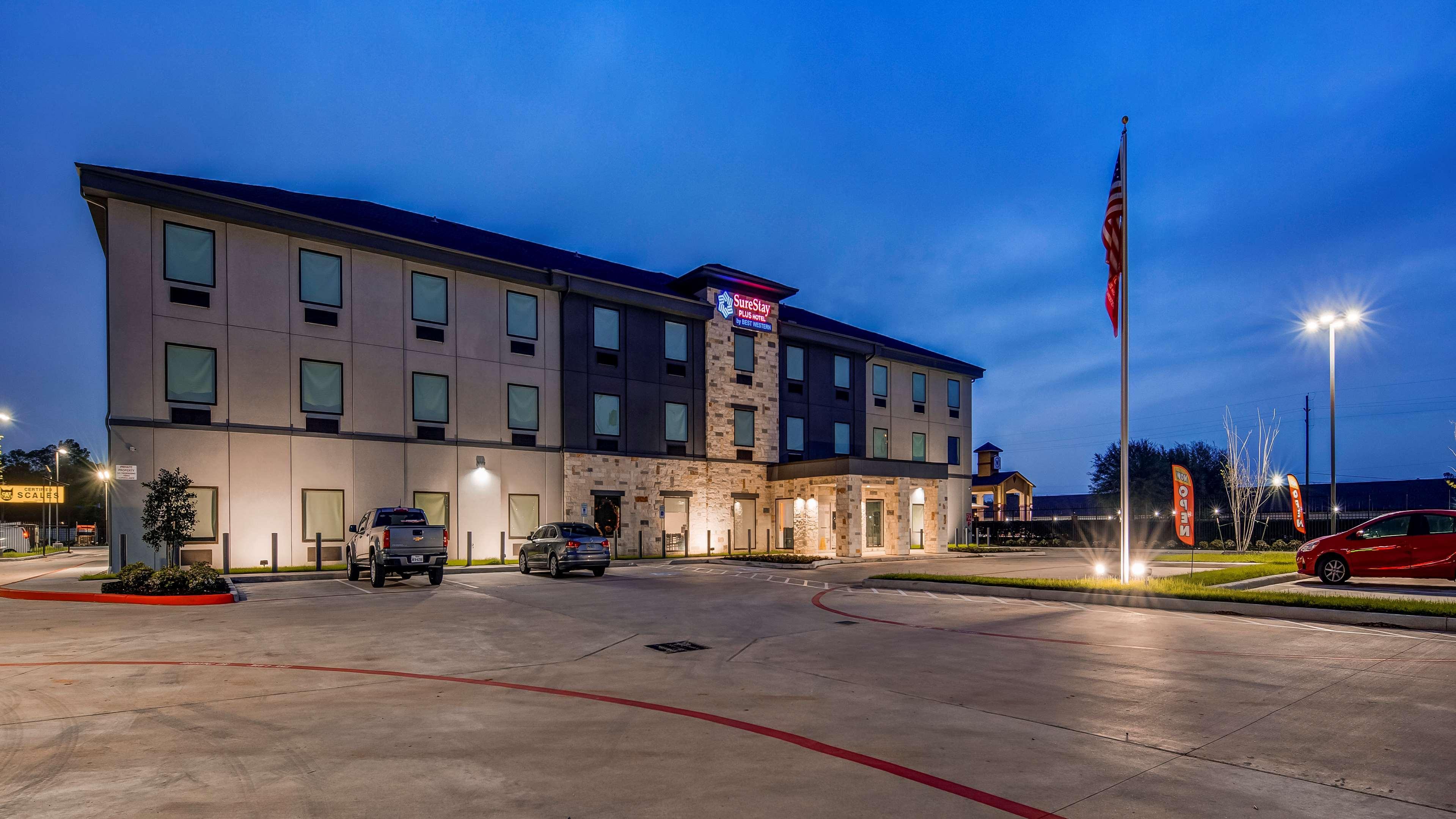 Surestay Plus Hotel By Best Western Humble Exterior photo